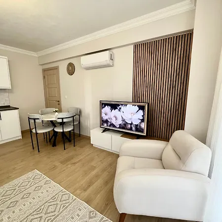 Comfy With Garden, Family Friendly In *