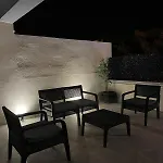 Comfy With Garden, Family Friendly In Appartamento