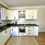 Comfy With Garden, Family Friendly In Διαμέρισμα *