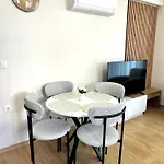 Comfy With Garden, Family Friendly In *