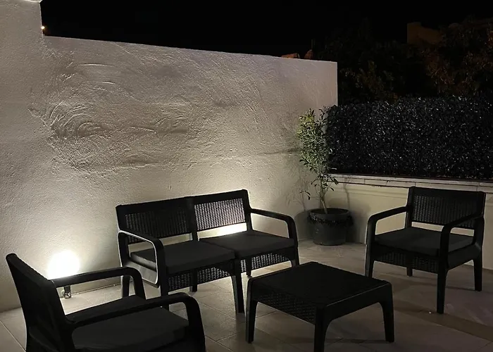 Comfy With Garden, Family Friendly In Apartman