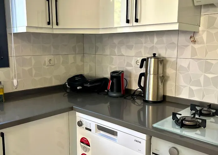 Comfy With Garden, Family Friendly In Apartman *