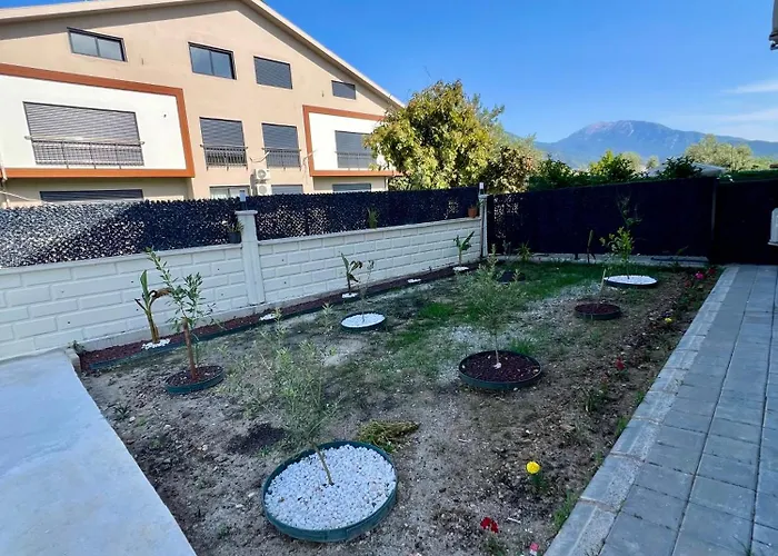 Comfy With Garden, Family Friendly In *