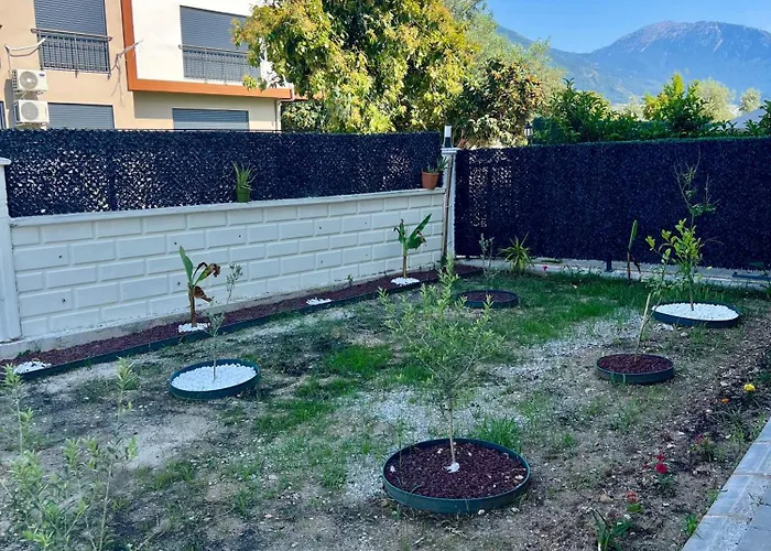 Comfy With Garden, Family Friendly In *